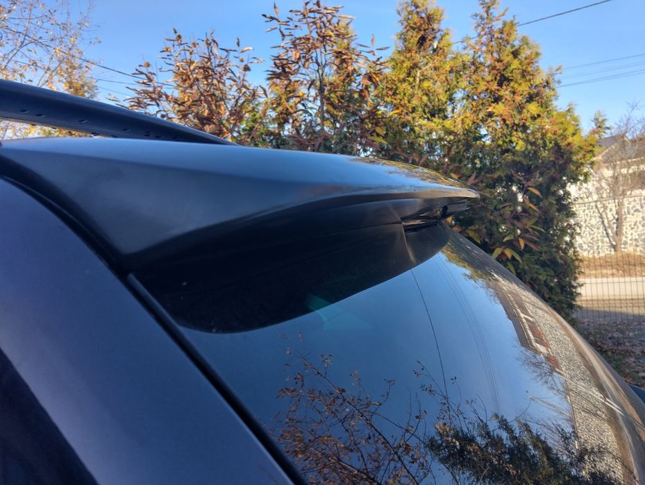 Vând eleron hayon Touareg 7L nou