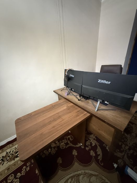 Комплект и внутри кресло колонки научный клавиатуры мишка