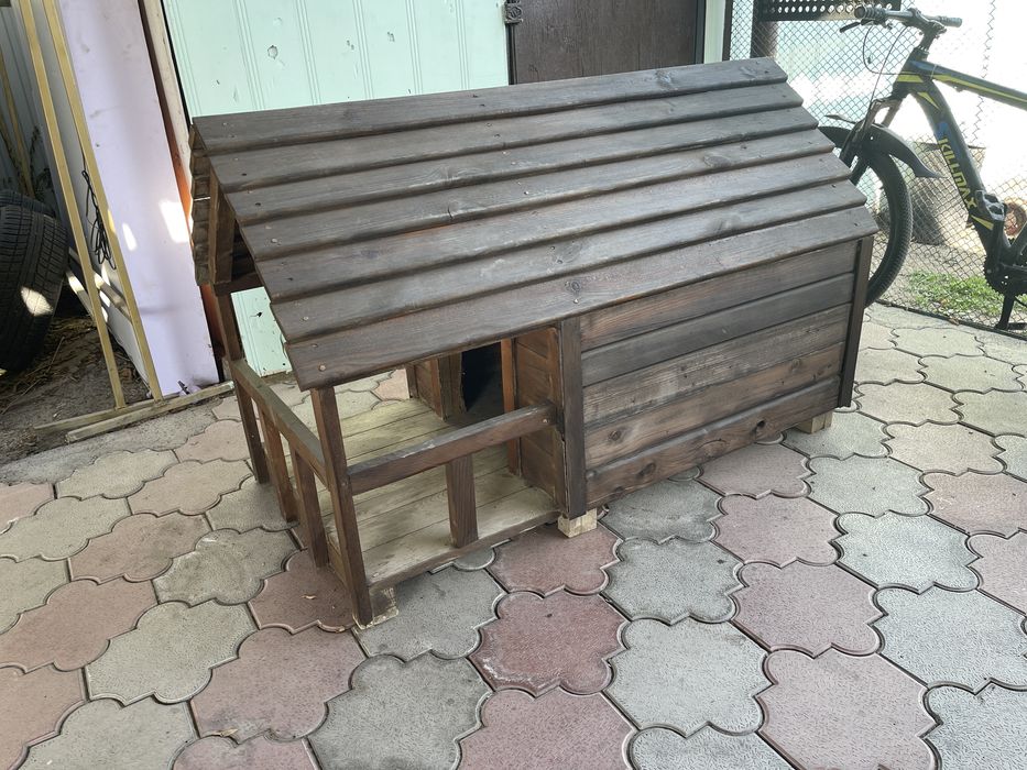 Домик для собак из дерево