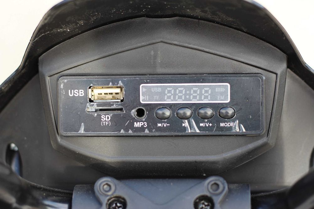 Motocicleta electrica APRILIA DORSODURO 900 cu scaun tapitat