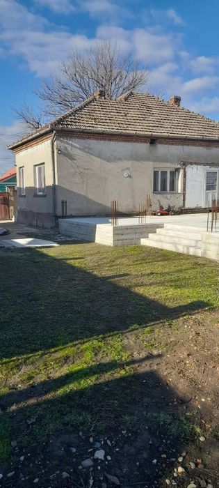 De vânzare! Două proprietăți!