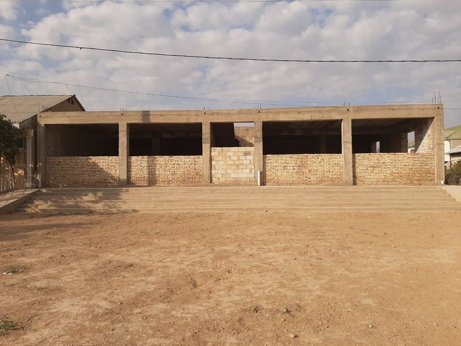 Нотурар ва турар жой биноси сотилади