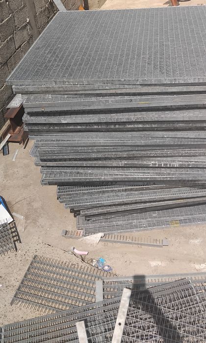 Grilaje metalice profesionale 94x138