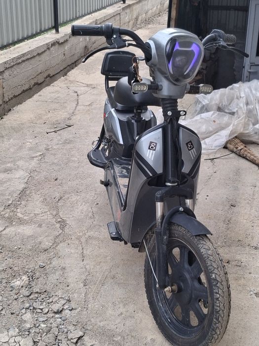 продам скутер ск8