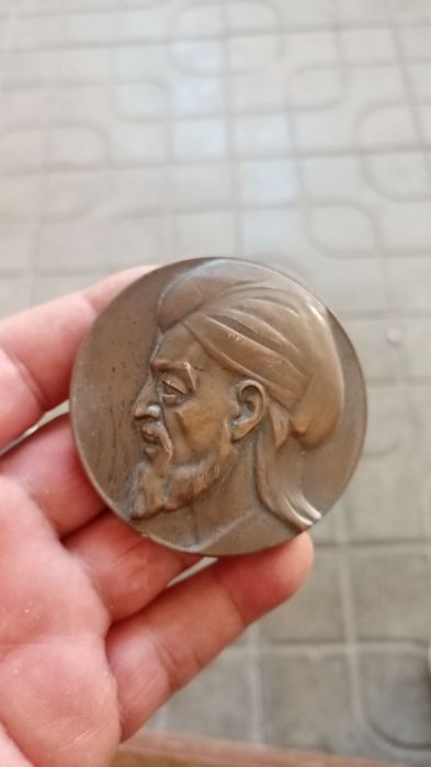 Продам настольную медаль