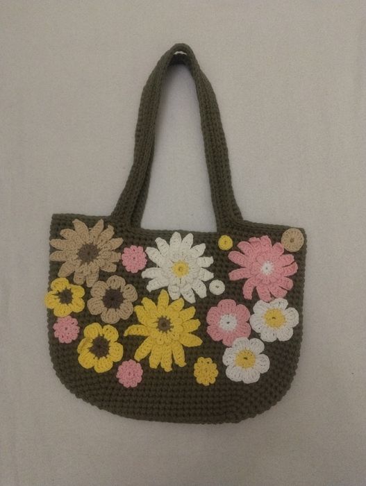 Дамска, плетена чанта ръчно изработена