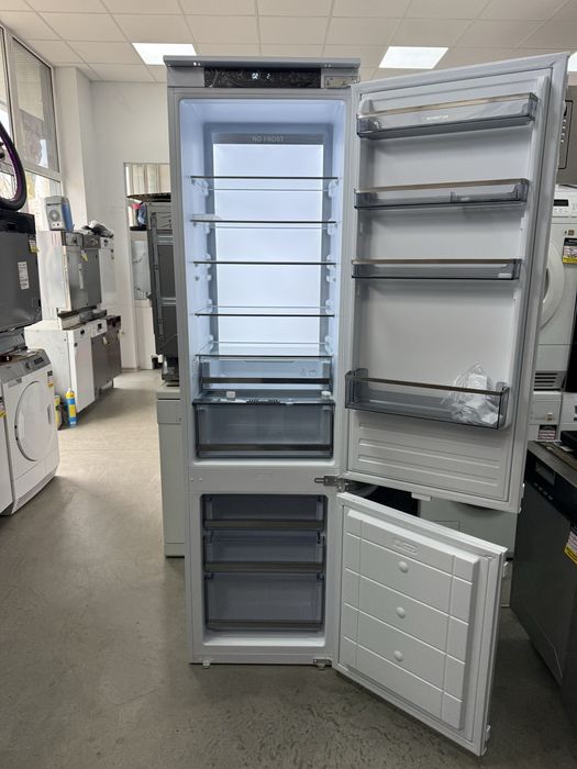 Нов!!! хладилник с фризер за вграждане  Inventum IKV1947S