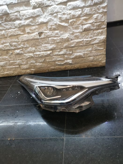 Far dreapta Toyota chr ch-r full led