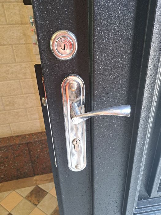 Zamok remont zamor o'rnatish Zamok ochish Eshik ochish Установка замко