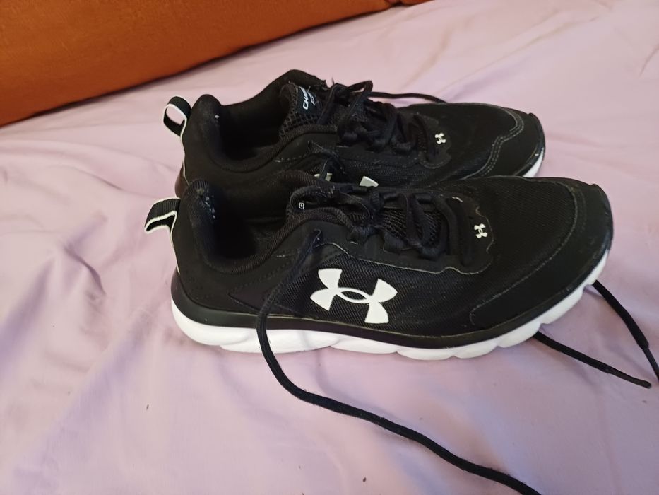 Adidasi Under Armour marimea 38.5