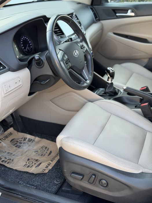 Hyundai Tucson 2016 Diesel 2.0 Euro 6 numere rosii valabile !!