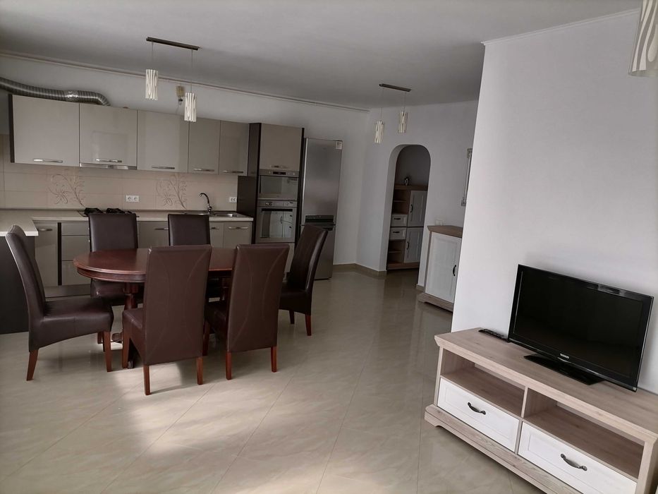 Apartament cu 3 camere 98 mp, închiriere pe termen lung