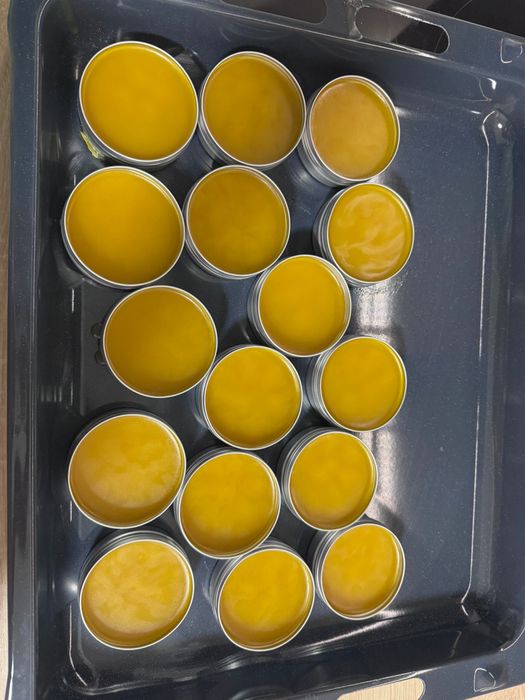 Crema galbenele handmade