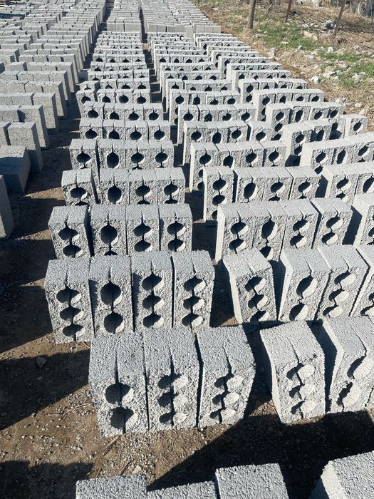 Строительный прессованный шлакоблок!