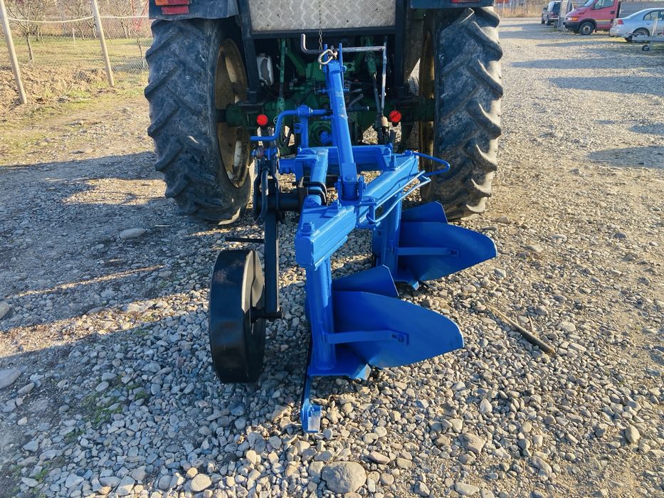 Plug cu 2 capuri, trupite, cormane, brazdare Agromet cu roata