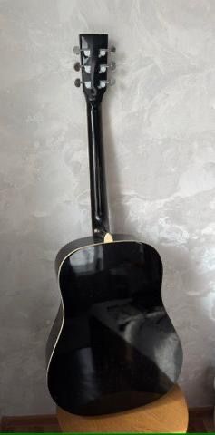 продается Гитара