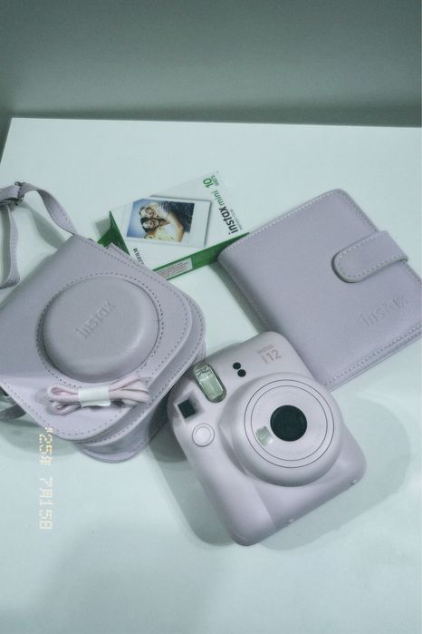 Instax 12 mini.
