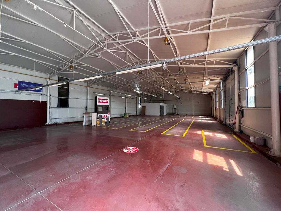 Spatiu comercial ( hala ) de inchiriat 875mp,intrare principala ONESTI