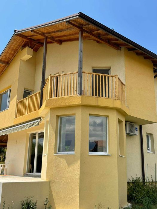 Дървени парапети - изработка и монтаж