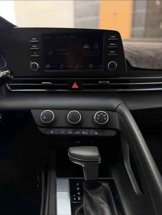Продам машину Hyundai Elantra