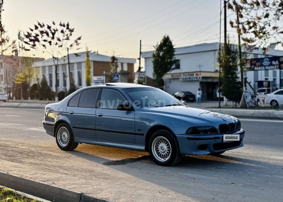 BMW E39 Aftomat 2 litr naxadu srochno sotiladi