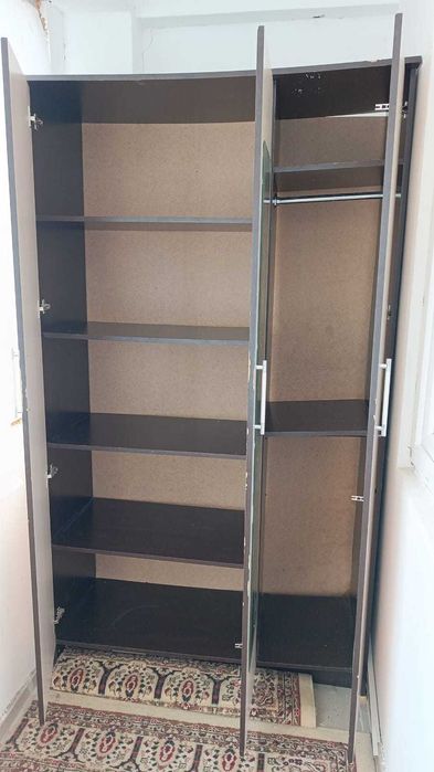 Шкаф 3 есікті, айнасы мен