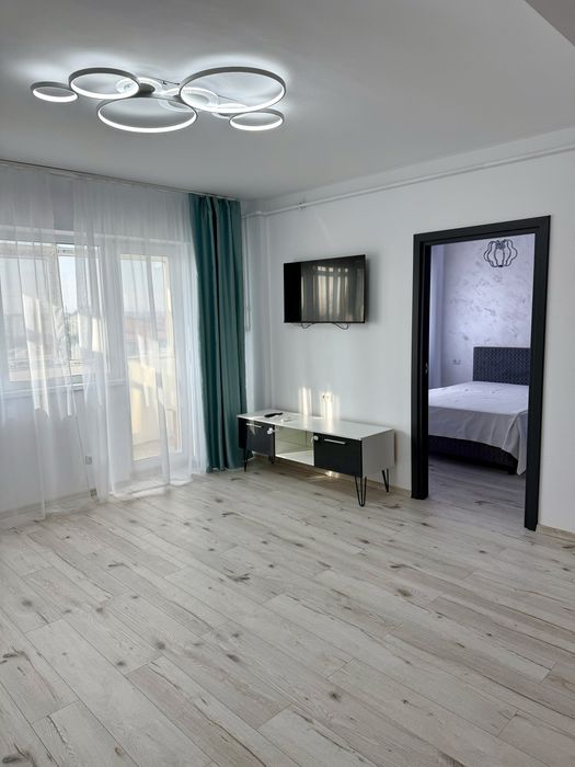 Apartament cu 3 camere et4/4 strada  Doinei