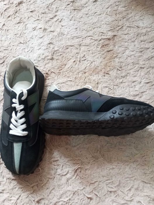 Продам кроссовки