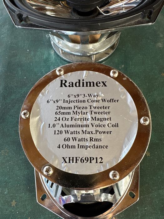 Продавам комплект трилентови колони