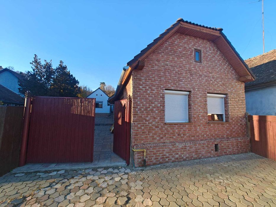 DE VÂNZARE – Proprietate cu 2 corpuri + curte, Rupea, jud. Brașov