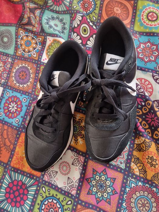 Маратонки Найк 38.5 номер