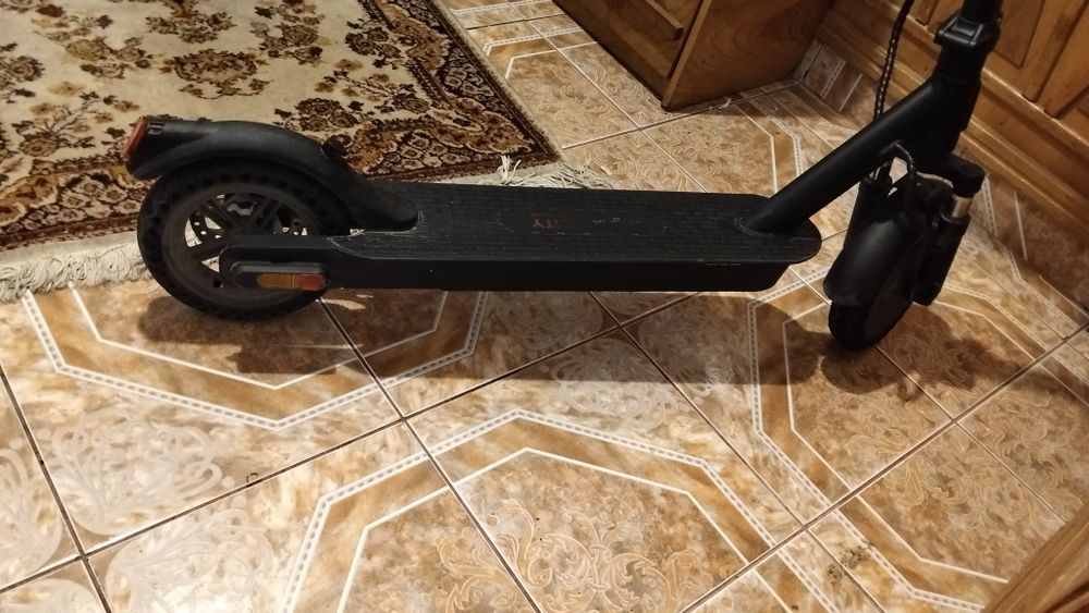 Vând /schimb cu G2 trotineta electrica MYRIA ( NU TRIMIT ,   Nu accept banii prin transfer bancar)