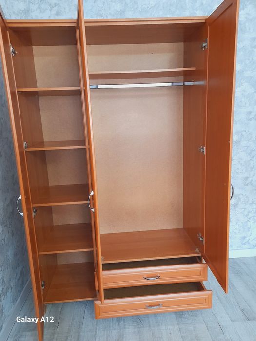 Продаётся б.у шкаф