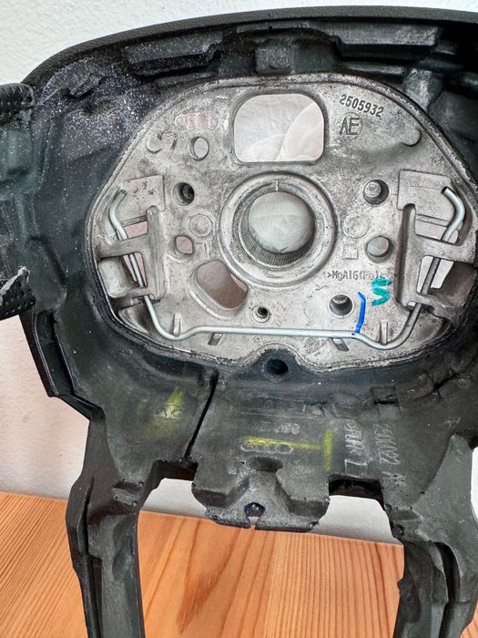 НАЛИЧЕН! НОВ! ОРИГИНАЛЕН Карбонов Волан за Audi Q3 8V, Q5 8F, Q7, Q8