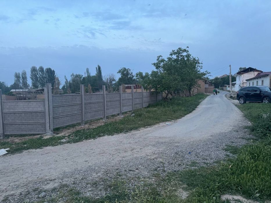 Срочни. Янгийулда ер участкаси сотилади.