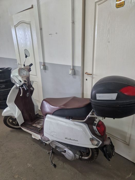 Scuter 125 cm neînmatriculat