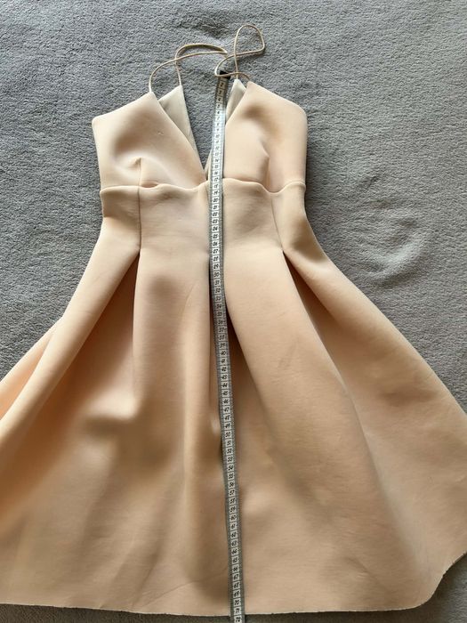 Дамска елегантна рокля бежова / официална / като нова