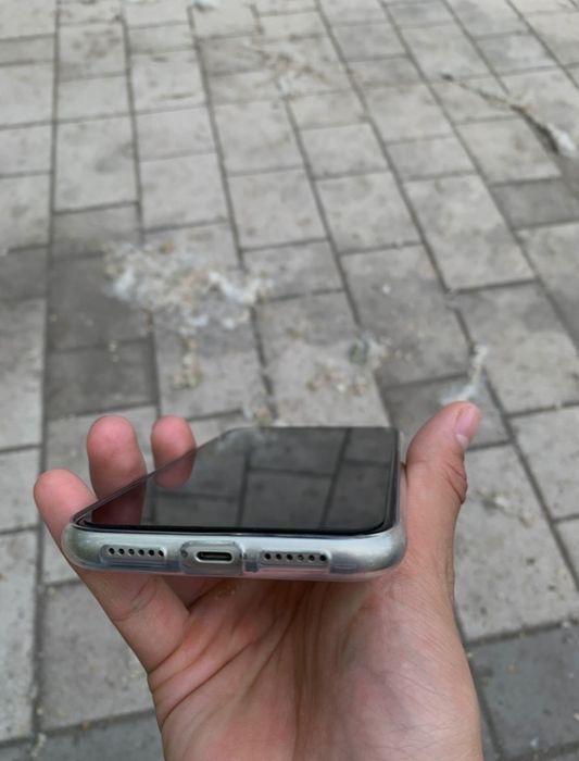 iPhone 11 ( 128 g )