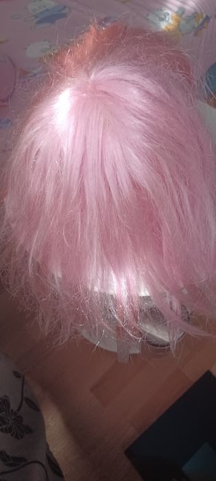 Peruca roz           .