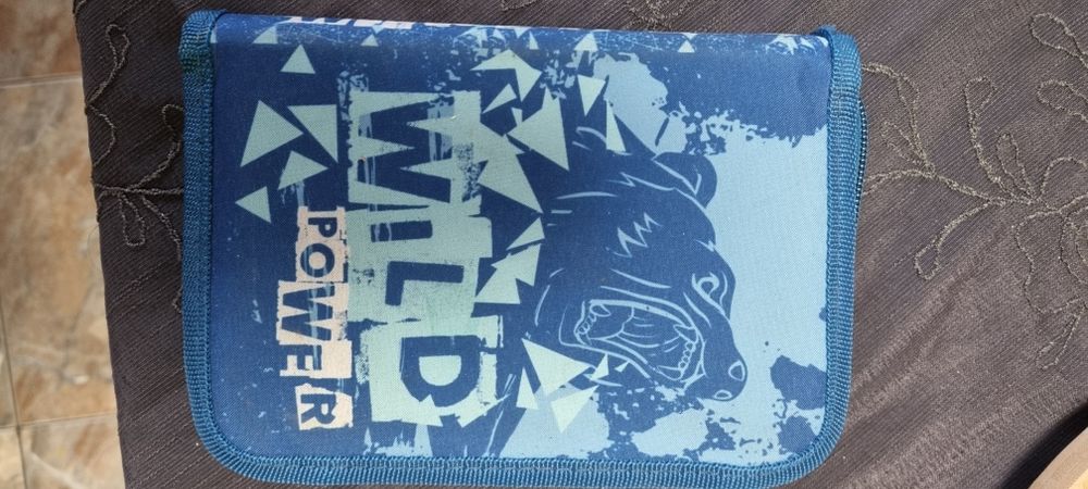 Оригинален калъф за ученически пособия