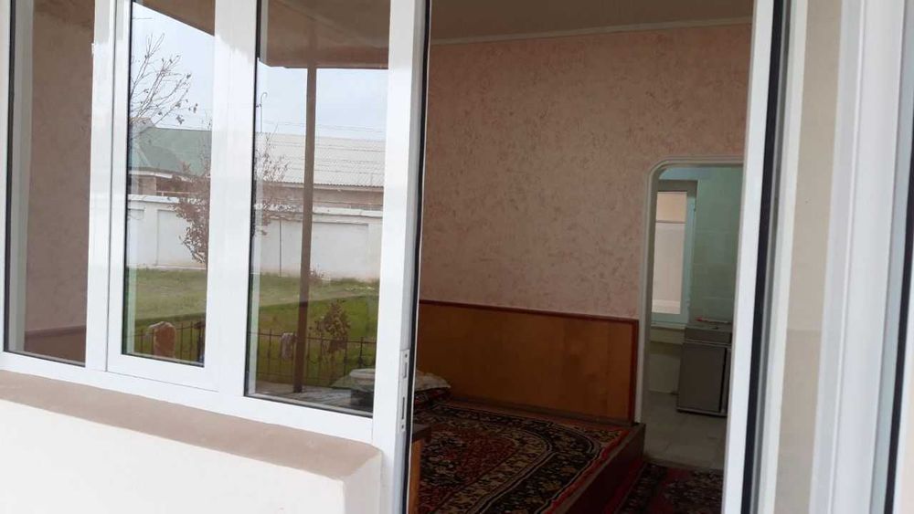 Нурафшон.(Тойтепа ). Обл.кадастр. Продам 5 комнатный дом на 9 сотках .