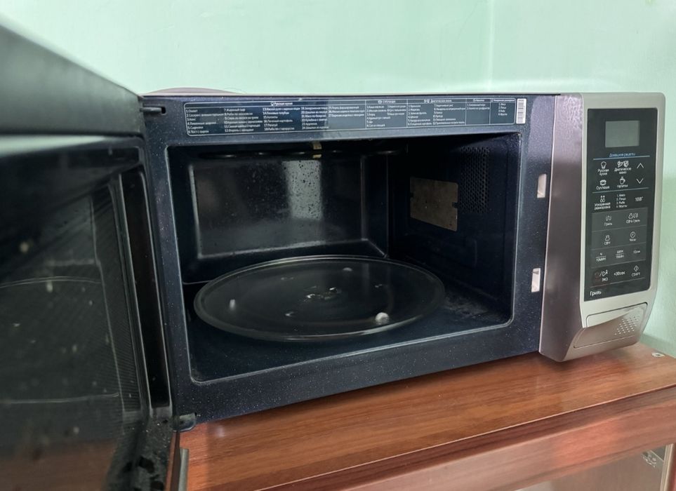Отдам бесплатно микроволновку