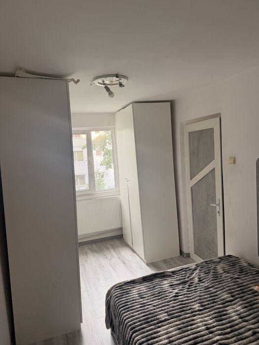 Propietar Apartament 3 Camere , Renovat , Mobilat , Etaj 2 , Ploiesti Vest - Podul Inalt