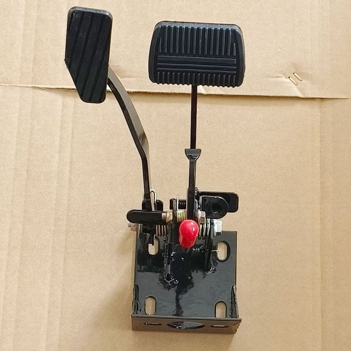 дублирующие педали тормоза