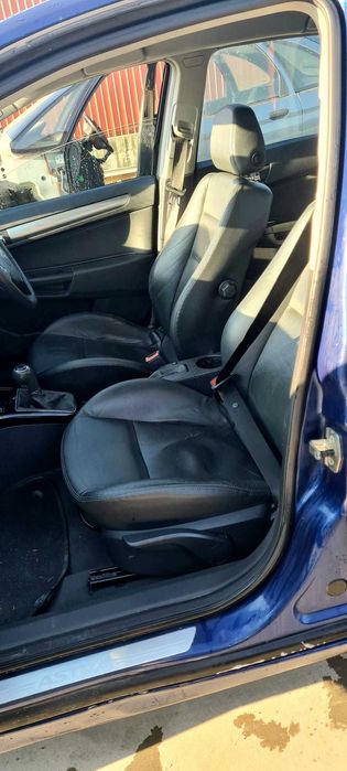 Dezmembrez / Dezmembrari / Piese / Accesorii Opel astra H,1.7 DTH