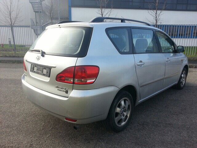 тойота авенсис версо 2,0 ди фор ди 116кс. 2004г. TOYOTA AVENSIS VERSO