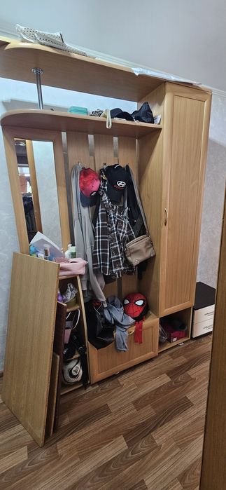 Прихожая продам ..