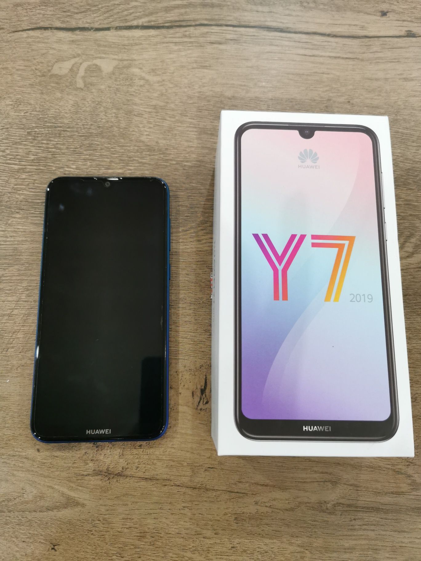 Смартфон Huawei Y7 2019, Dual SIM, 32GB, 4G, Aurora Blue гр. Етрополе