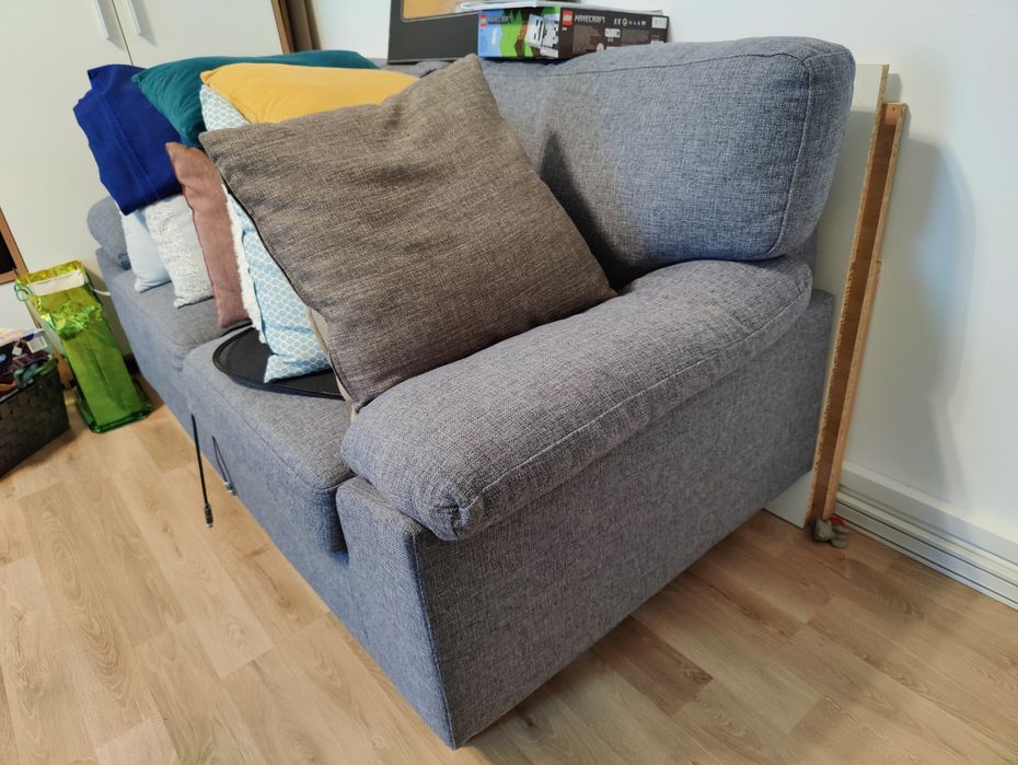 Vând canapea de 2 persoane