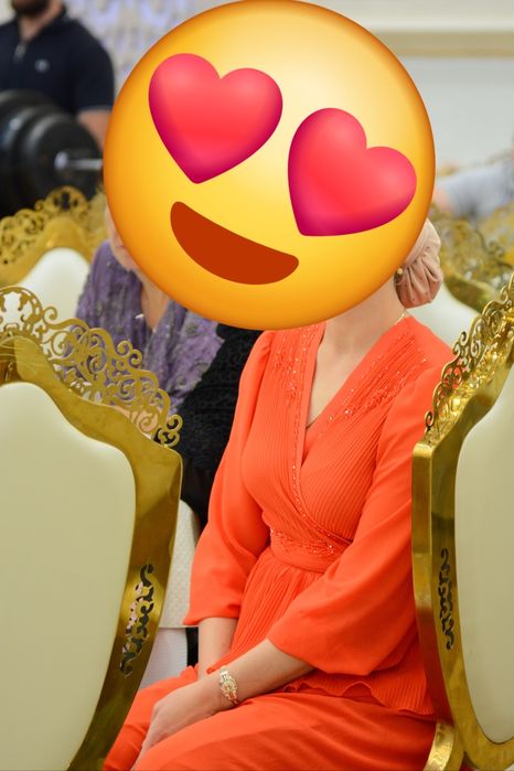 Платье в идеальной состоянии один раз одевала